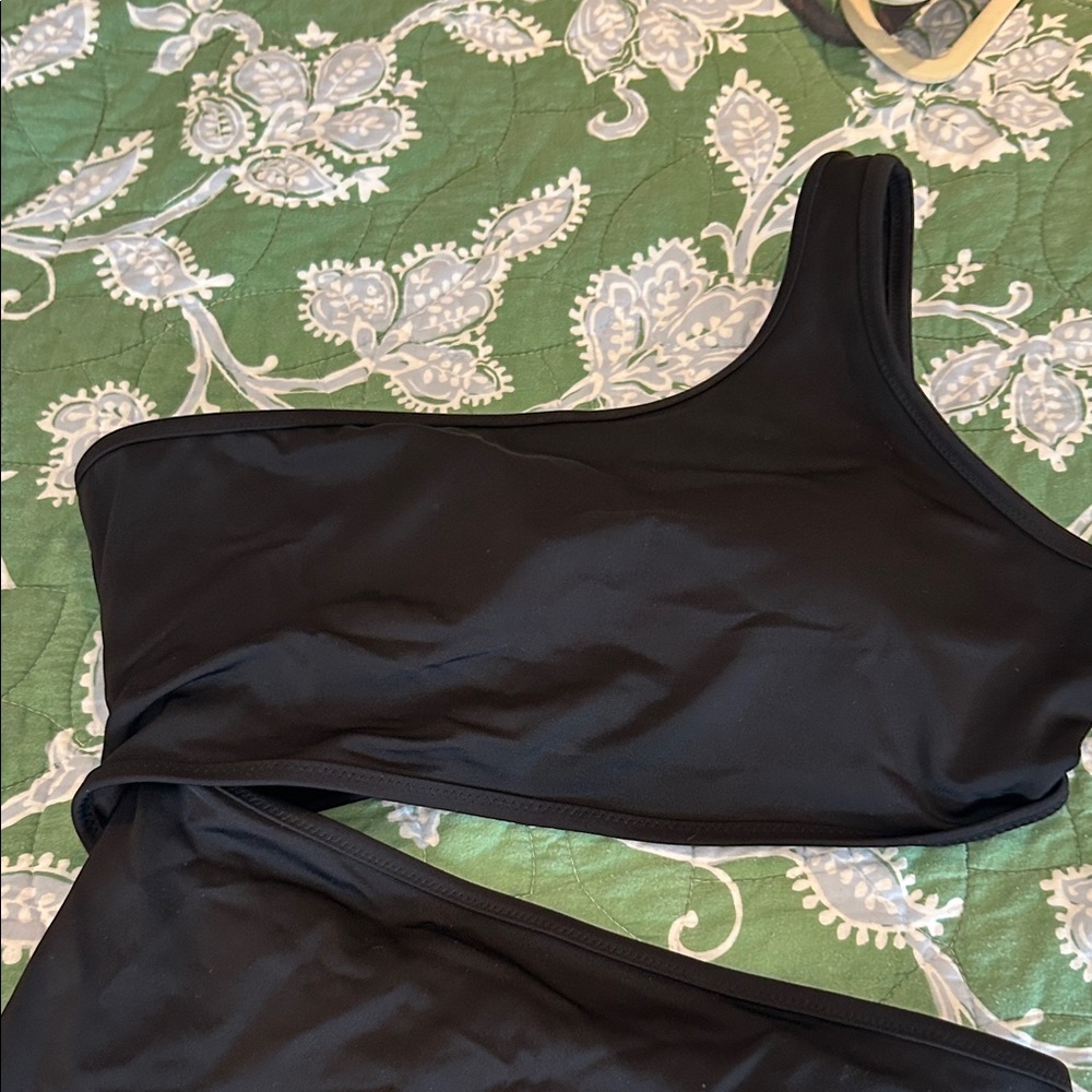 Victoria's Secret Black One Piece One Shoulder Cutout Swimsuit NWT - Picture 4 of 7